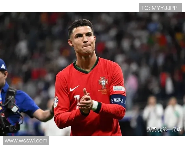 走进足球球星衣橱揭秘他们场下独特时尚品味与个性风格展示 走进足球球星衣橱揭秘他们场下独特时尚品味与个性风格展示